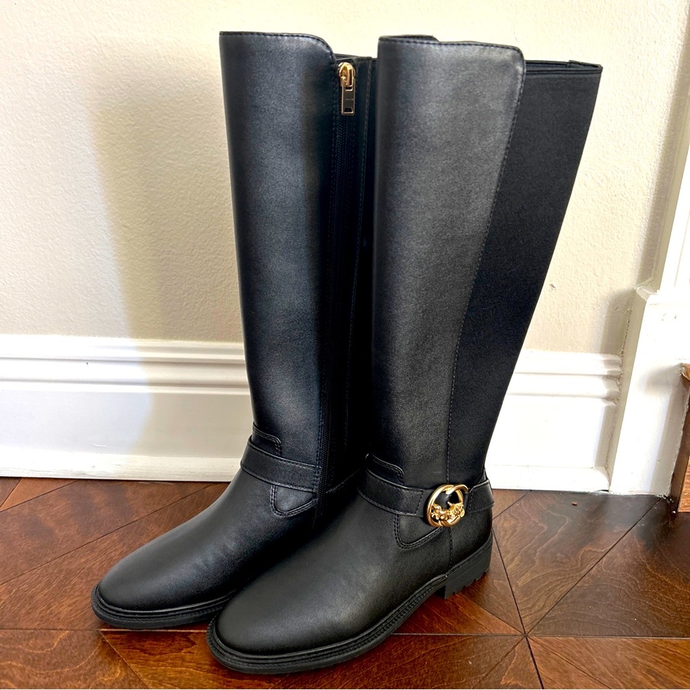 Coach size 5B. Brand new. No box. Never worn.